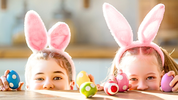 Kinder zu Ostern