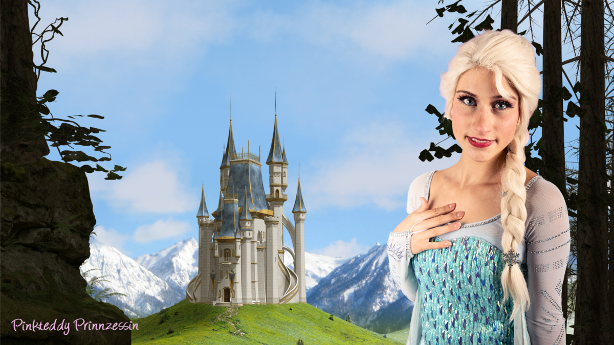 eine Frau verkleidet als Elsa vor einem Schloss
